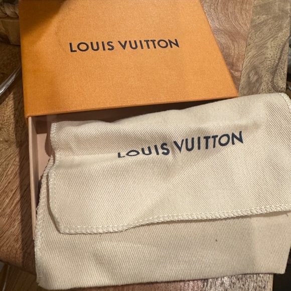 Louis Vuitton Key Pouch - Picture 3 of 7